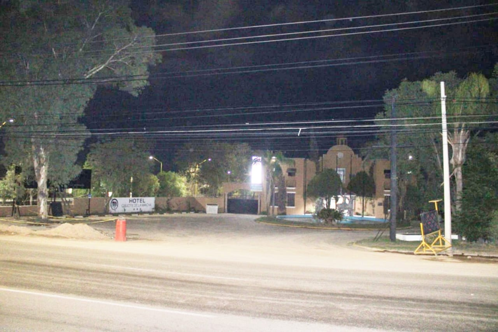 Sujetos armados asaltan hotel en Trojes de Alonso