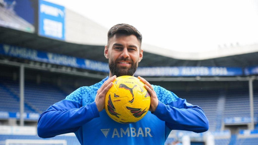 Pumas hace oficial el fichaje del español Rubén Duarte