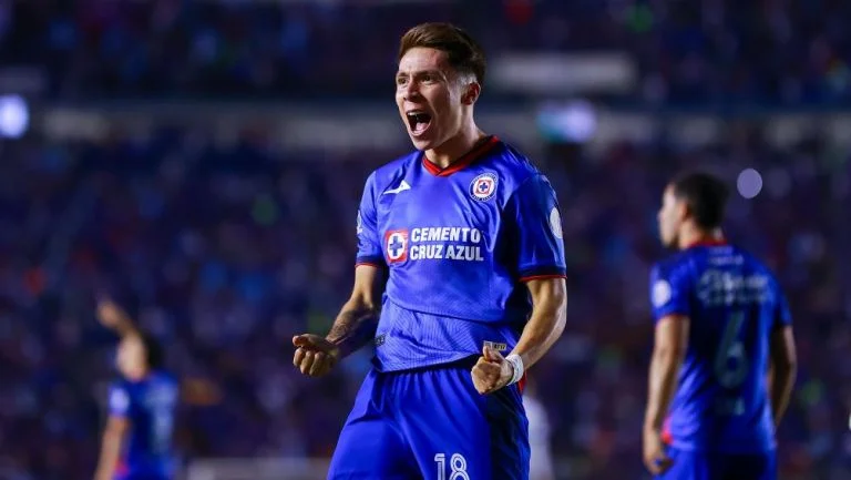 «Chaco» Giménez señaló a Cruz Azul tras polémica salida de Huescas