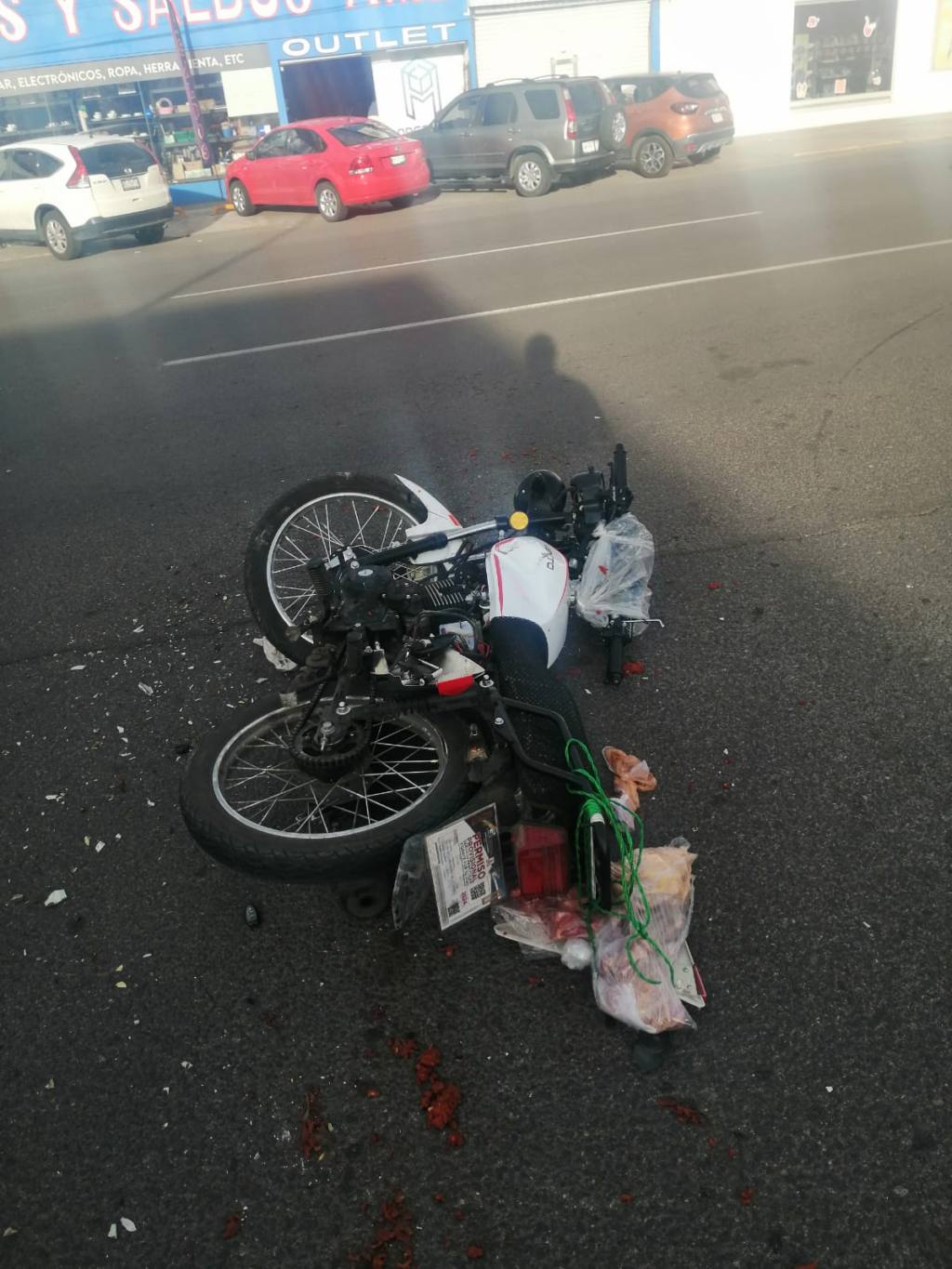 Muere motociclista que fue embestido por camioneta en la colonia El Obraje