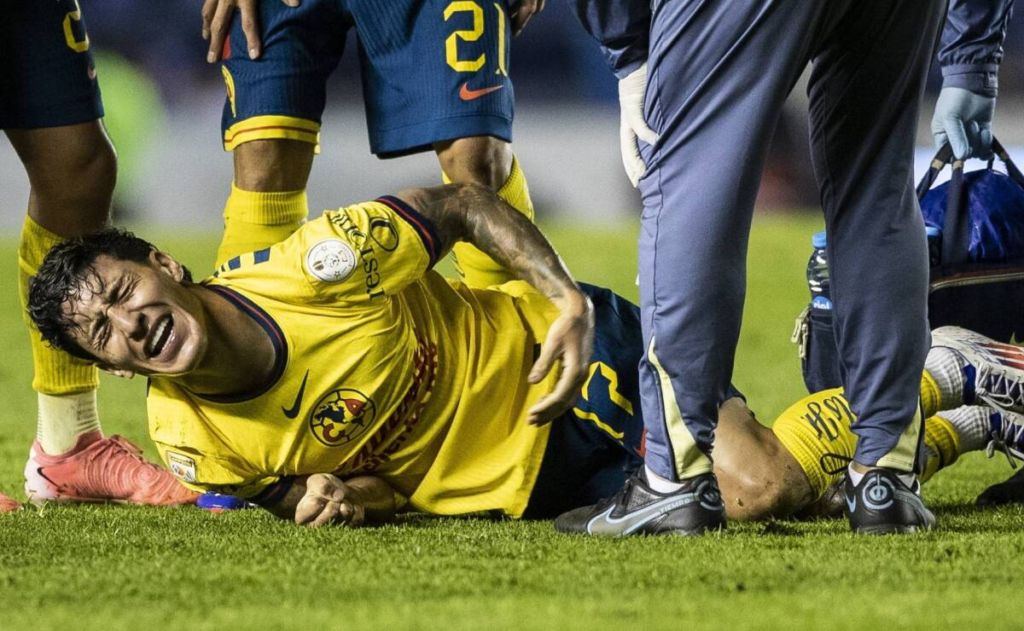 Alejandro Zendejas causa baja; América informa gravedad de su lesión