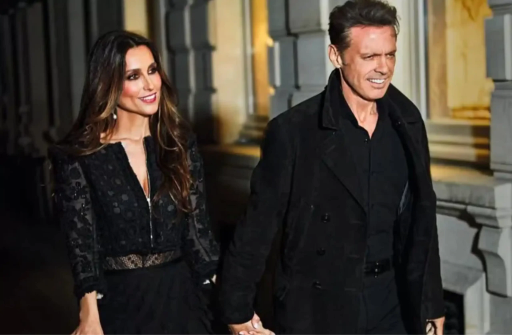 Luis Miguel se deja ver enamorado de Paloma Cuevas