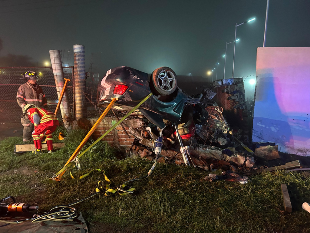 Mueren cinco en fatídico accidente en la 45 Sur