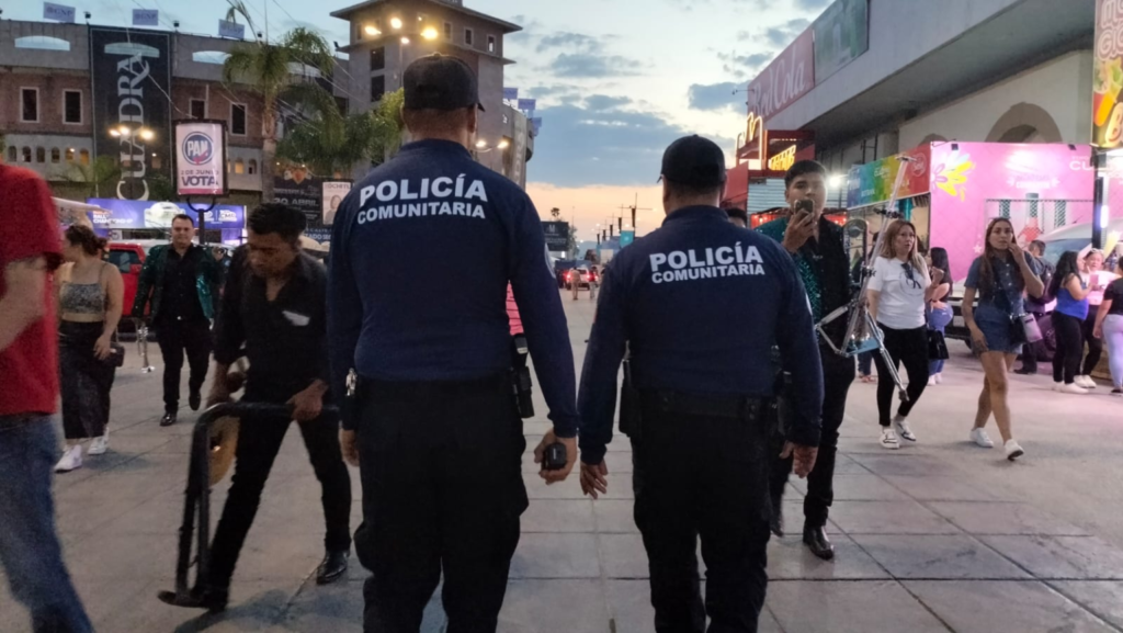 Suspenden a policías que asesinaron a una perra que acababa de parir