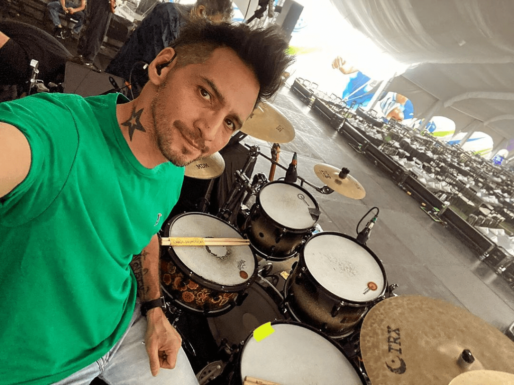 Baterista regañado por Paulina Rubio: «no todo fue malo»