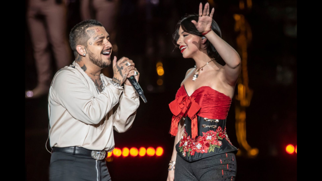 Nodal comparte inédita foto con Ángela Aguilar: «extrañándote…»