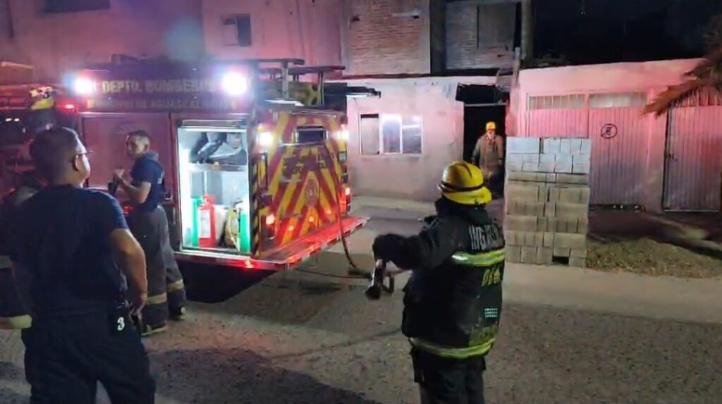 Comando de sicarios encapuchados y armados incendió un domicilio en VNSA