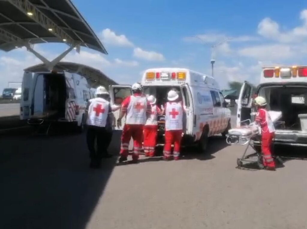 Siete trabajadores del IMSS de Aguascalientes sufrieron accidente en Lagos de Moreno, Jalisco