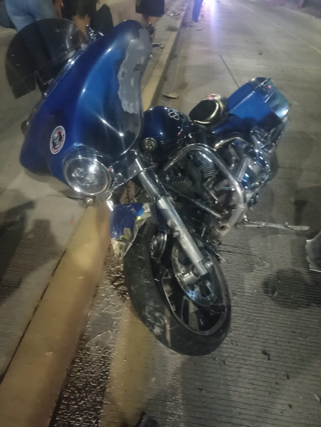 Ebrio motociclista chocó contra un ebrio automovilista en el Morelos por ir en sentido contrario en el segundo anillo