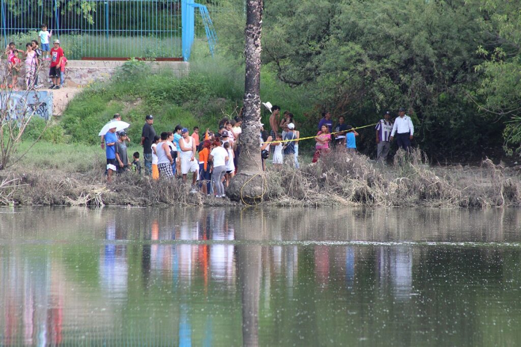 Hallan el cuerpo de un hombre flotando en la Presa de Los Gringos