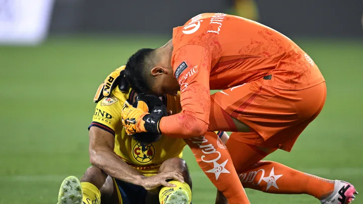 Luis Malagón llora tras fallar penal