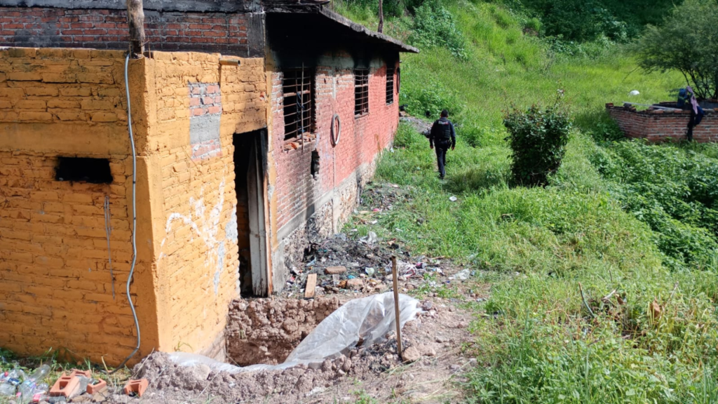 Trasladan a hombre que sufrió quemaduras tras incendiarse su casa en Calvillo