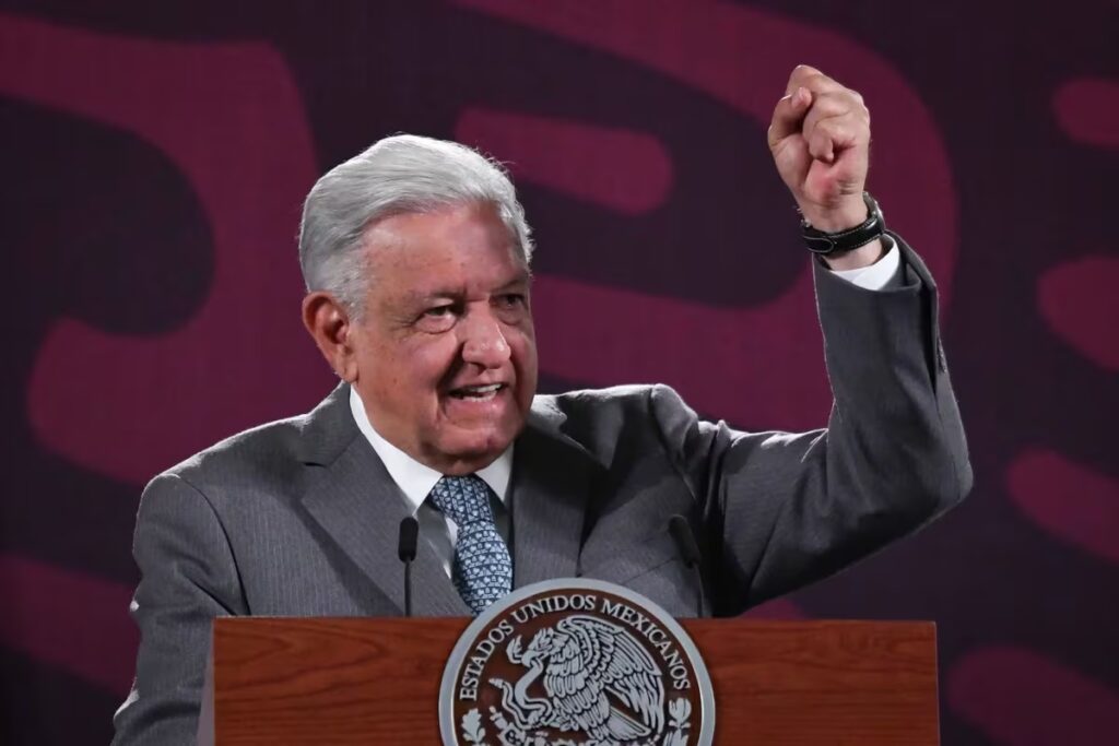 AMLO acusa que EU es el culpable de la violencia en Sinaloa.