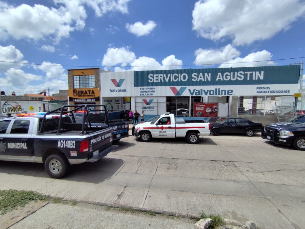 Tres policías municipales fueron agredidos y lesionados por cinco mecánicos en Bulevares