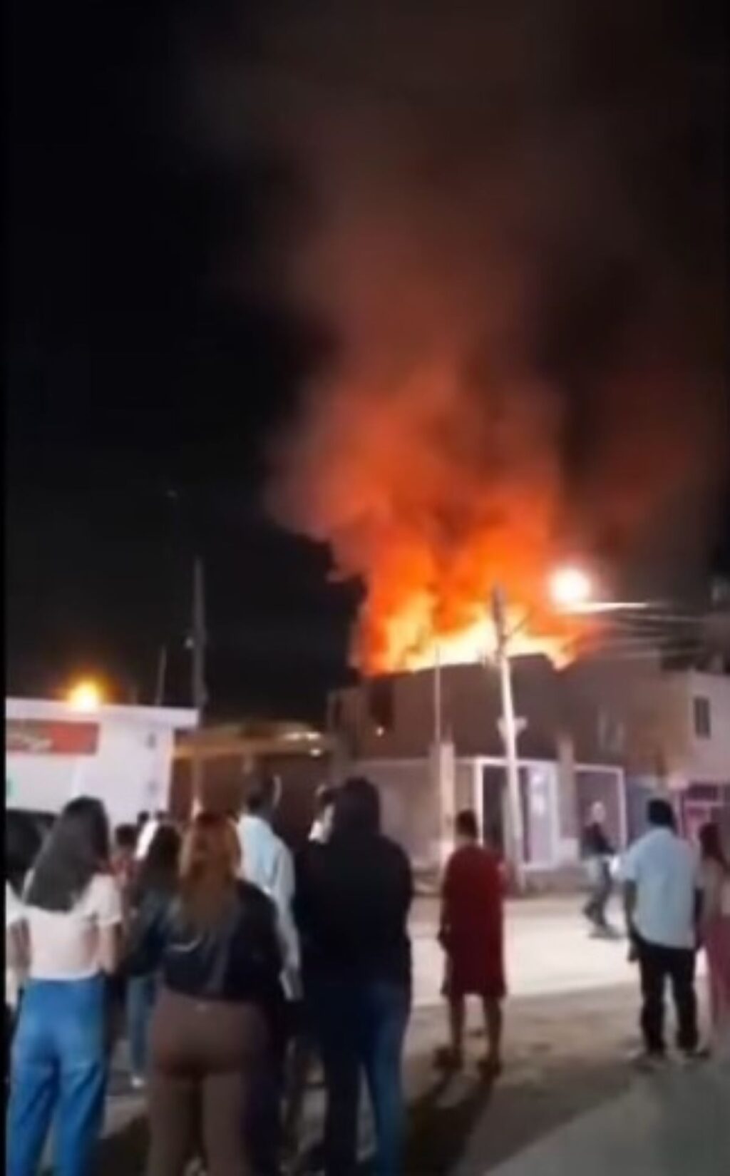 Presuntos sicarios incendiaron domicilio y la funeraria “La Guadalupe” en San Antonio, Tepezalá