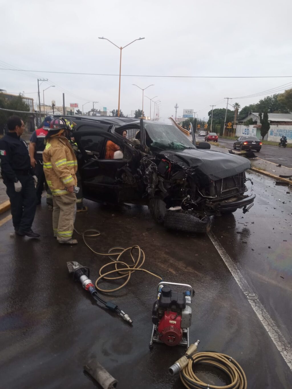 Tres mujeres lesionadas tras protagonizar aparatoso accidente en Jardines del Sol