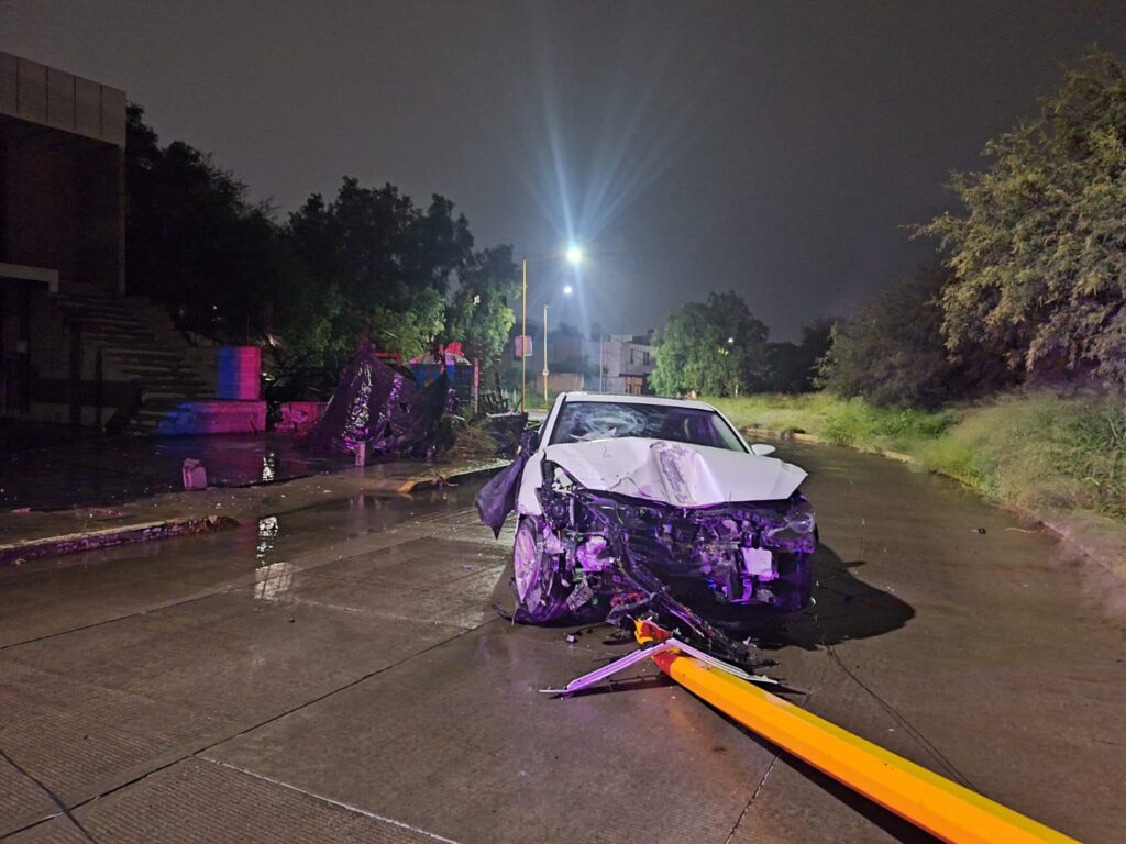 Joven automovilista terminó con la nariz fracturada tras accidentarse en Villas del Campestre