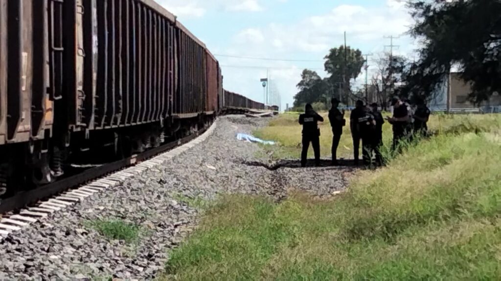 Hombre murió atropellado tras arrojarse al paso del tren en el fraccionamiento Pirámides