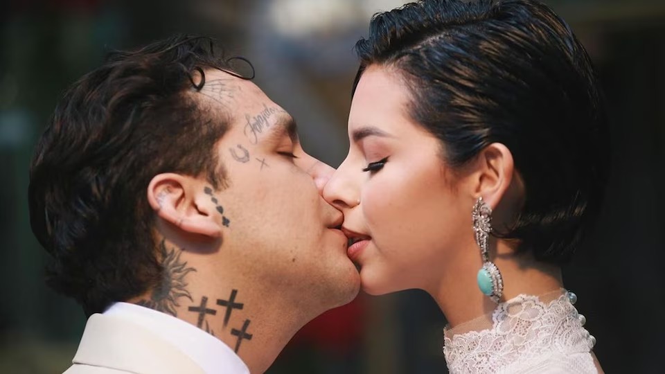 Celebran dos meses de casados Ángela Aguilar y Christian Nodal