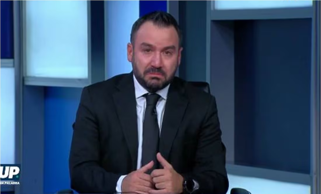 Fernando Cevallos llora por recordar a André Marín