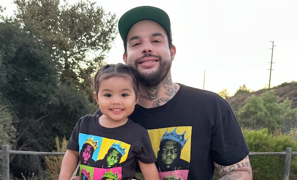 Ángela, la hija de Emiliano Aguilar, ya rockea