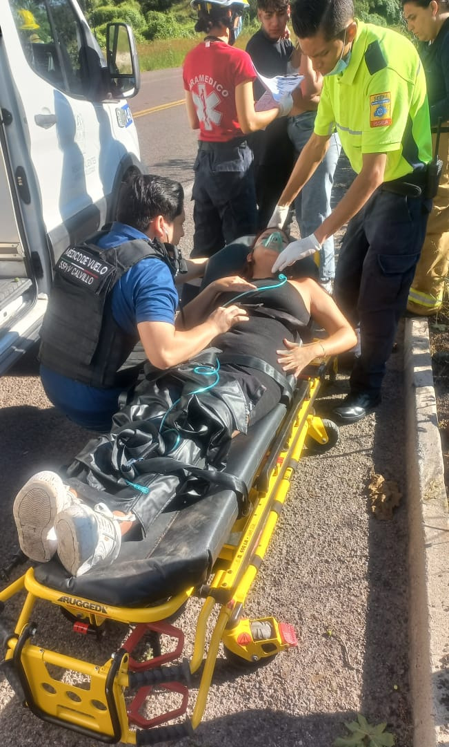 Conductor ebrio se sale de la carretera en la 70 Poniente