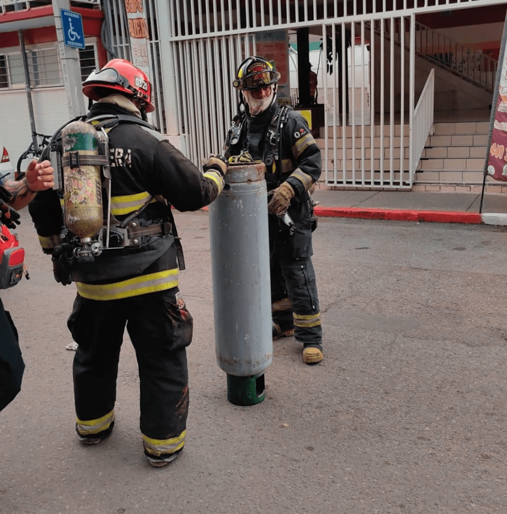 Evacúan a alumnos y maestros del Cecati No. 172 por fuga de gas