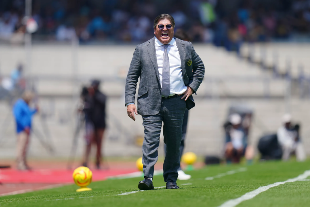 Miguel Herrera critica el estadio de la UNAM