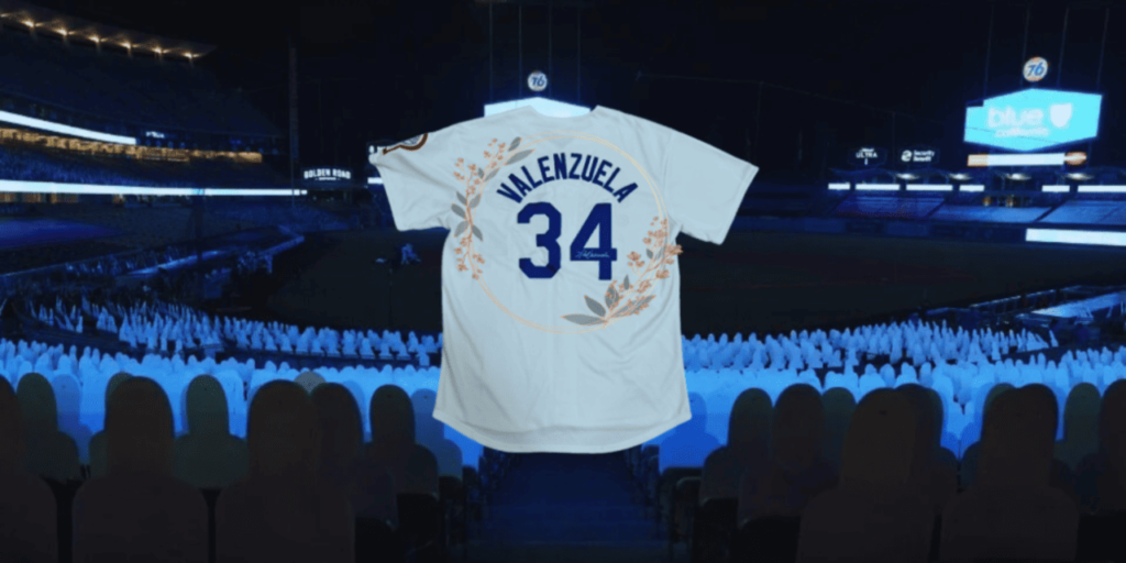 Llenan el Dodger Stadium con flores los fanáticos de Fernando Valenzuela