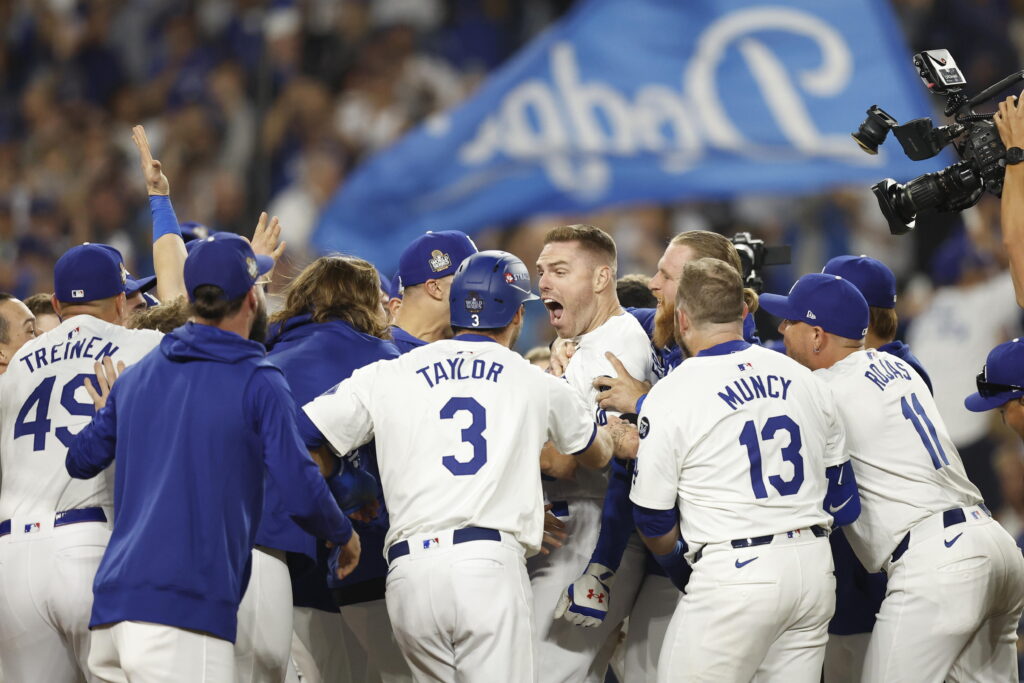 Los Dodgers dejan en el terreno a los Yanquis en Serie Mundial