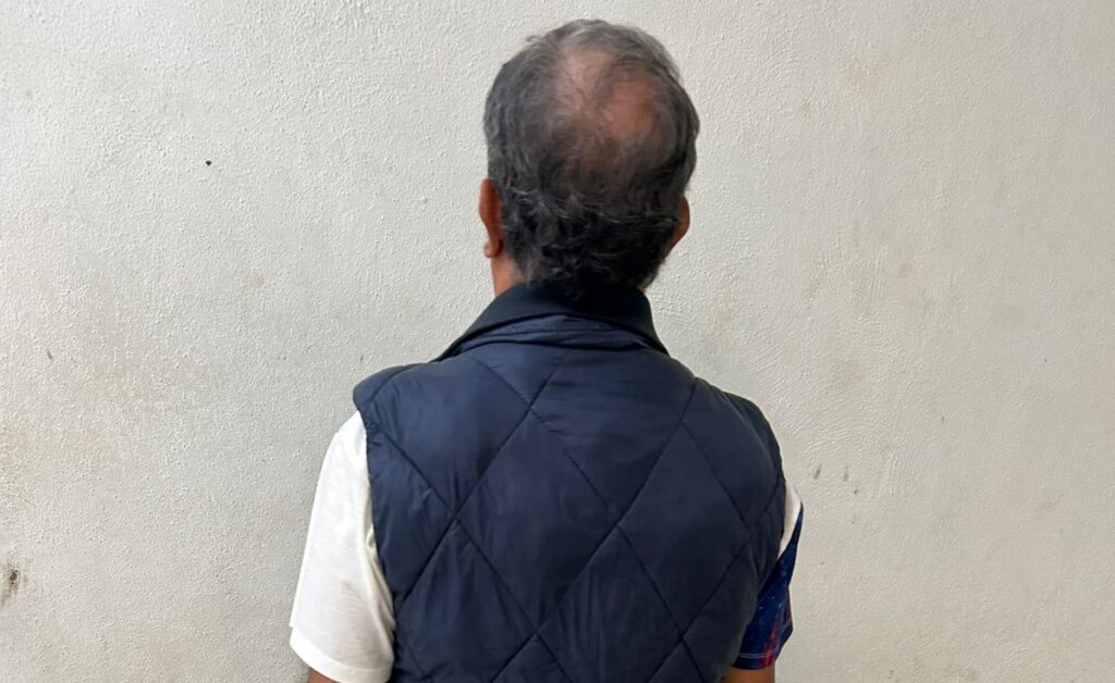 Arrestan a hombre de 70 años por acoso