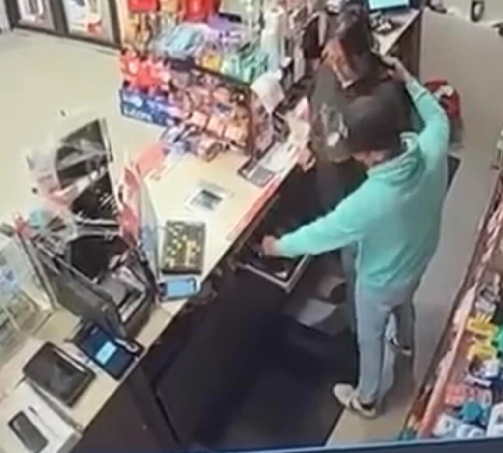 Sujeto asaltó una tienda al en Nueva Florida II