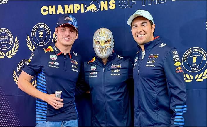 Checo Pérez y Max Verstappen con Místico