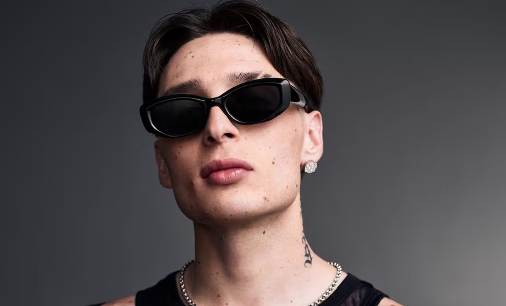 Peso Pluma es nombrado embajador de MYSLF Le Parfum