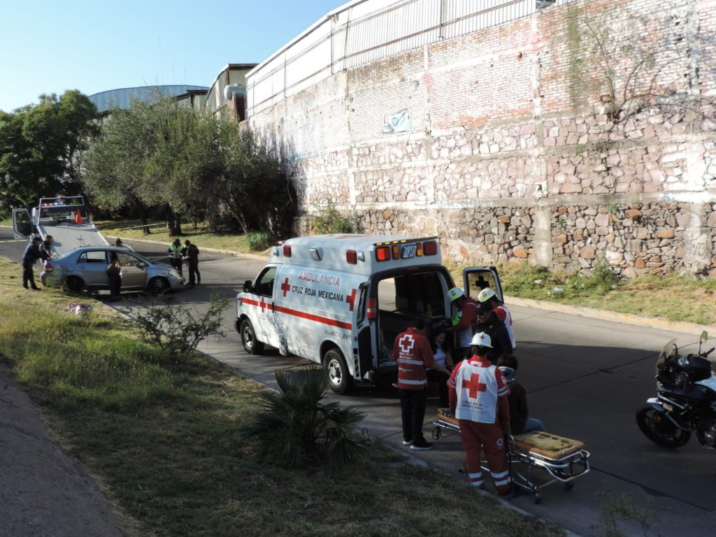 Dos mujeres volcaron sobre Avenida Ayuntamiento
