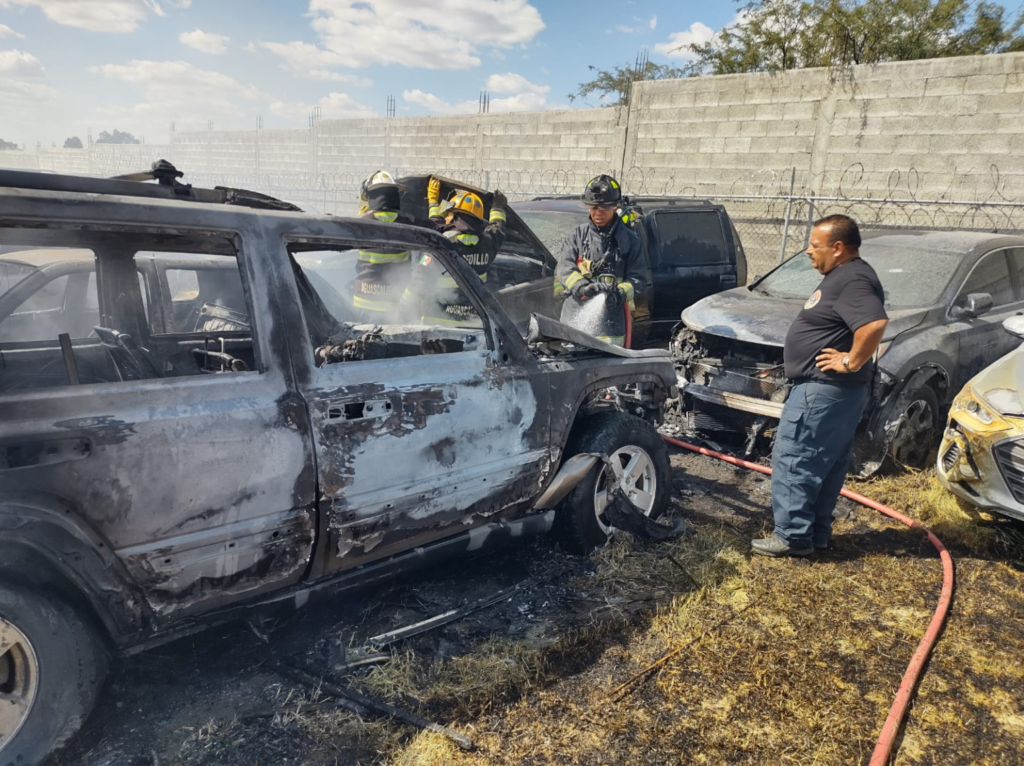 Se incendian seis automóviles en la Pensión Vehicular