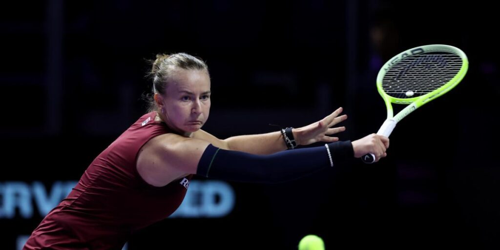 Krejcikova deja fuera a Pegula y mantiene opciones de pasar a semifinales