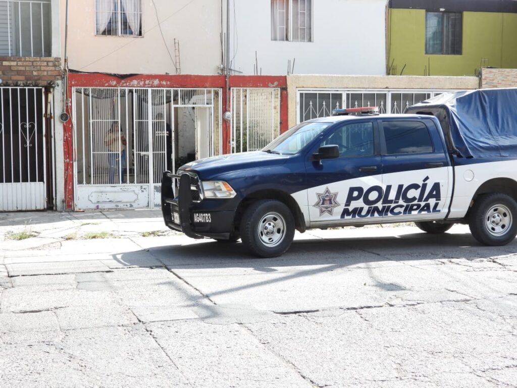 Dos sujetos balearon una casa en Pilar Blanco y escaparon en un automóvil