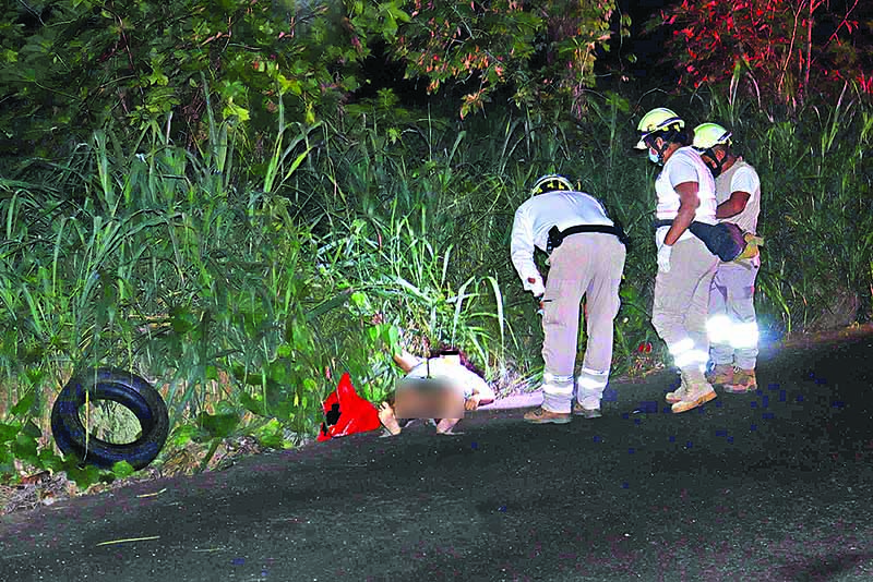 Arrojan cadáver de una mujer en una carretera de Chiapas