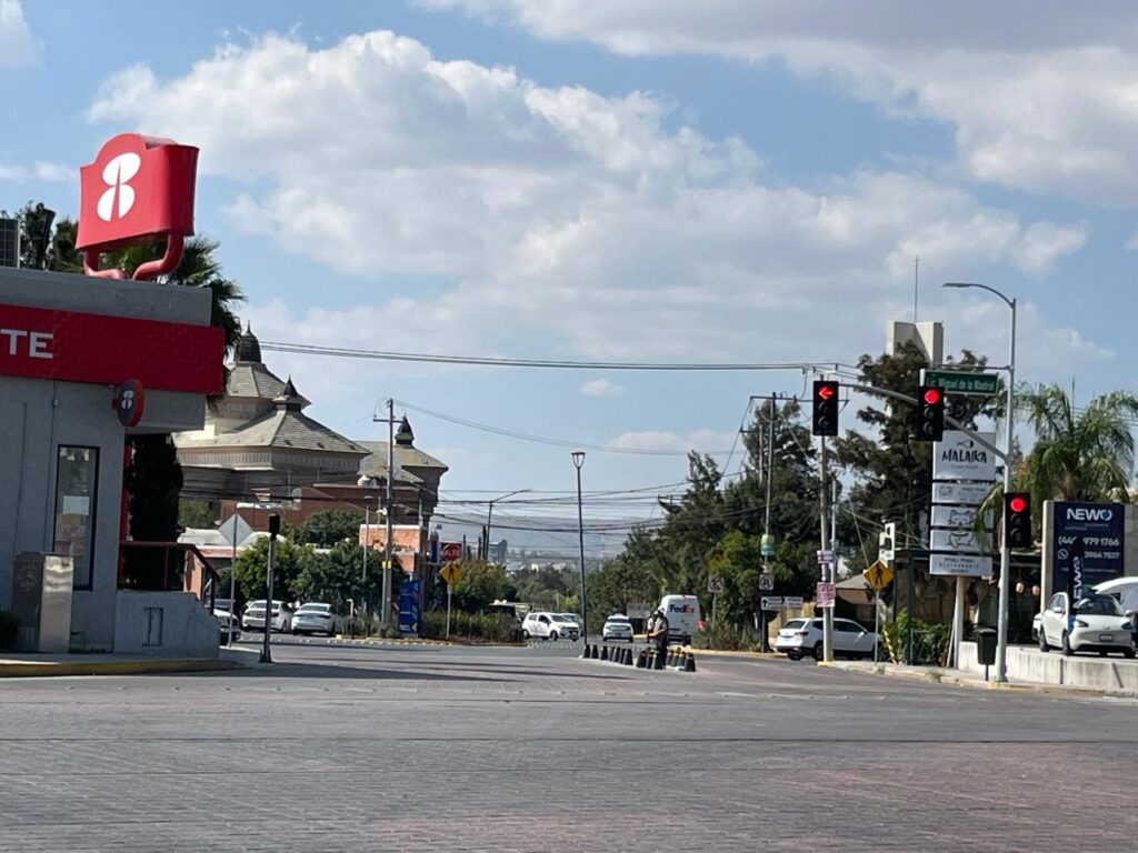 Delincuentes saquearon residencia de un alto funcionario de Gobierno del Estado en El Campestre