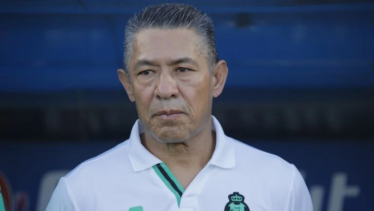 Nacho Ambriz renuncia al Santos Laguna