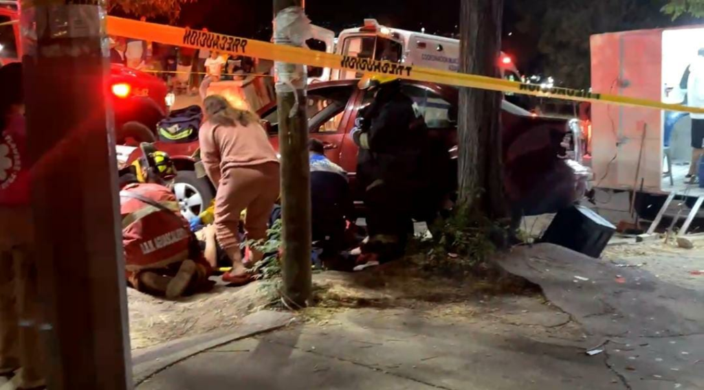 Hombre queda prensado en su vehículo en Villas de Nuestra Señora de la Asunción