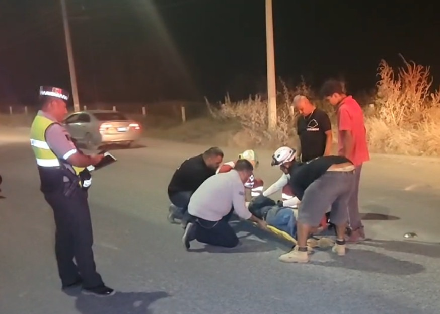 Motociclista resulta lesionado tras colisionar con un vehículo en Los Arellano