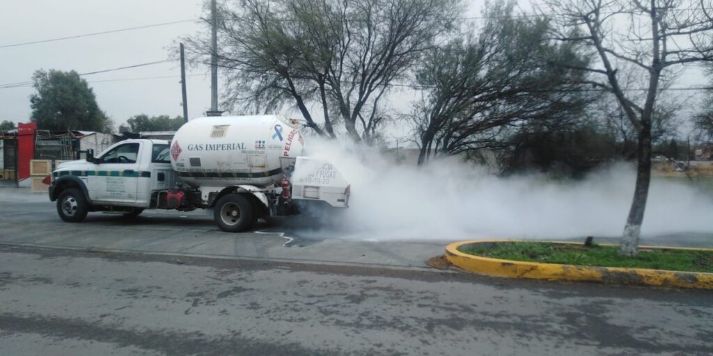 Tras accidente vial pipa presentó impresionante fuga de gas en Jesús María