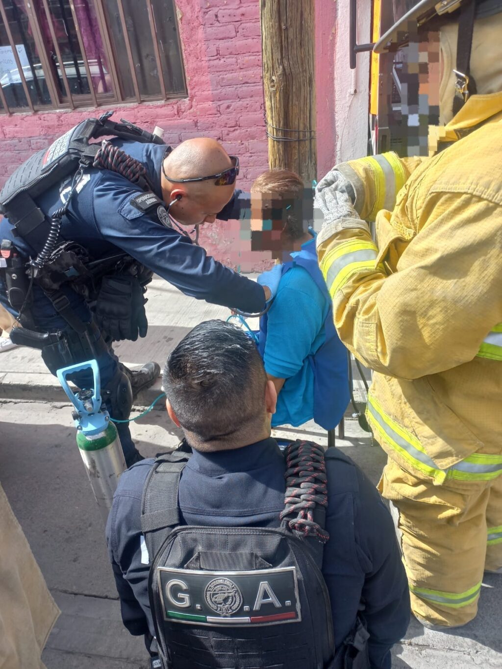 Dos mujeres resultan intoxicadas tras incendio en una casa en el fraccionamiento México