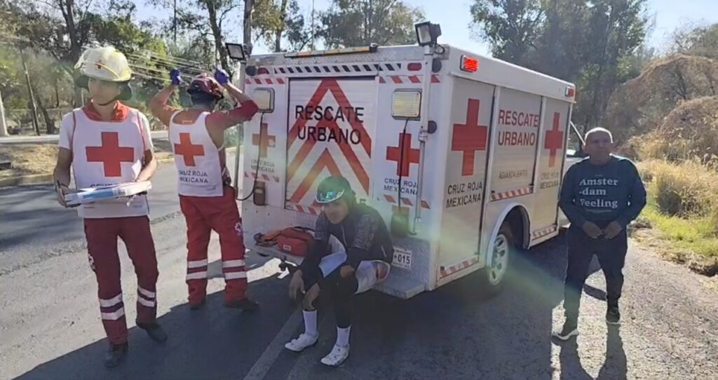 Ex seleccionado nacional de ciclismo por Aguascalientes se salva de morir arrollado por una camioneta