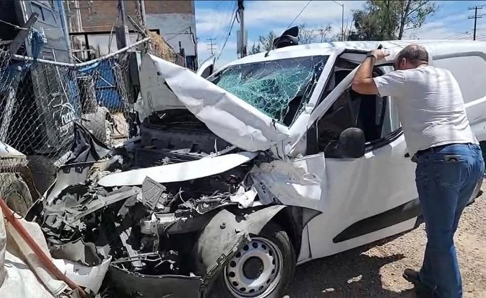 Carambola en salida a Calvillo deja cuatro lesionados y severos daños