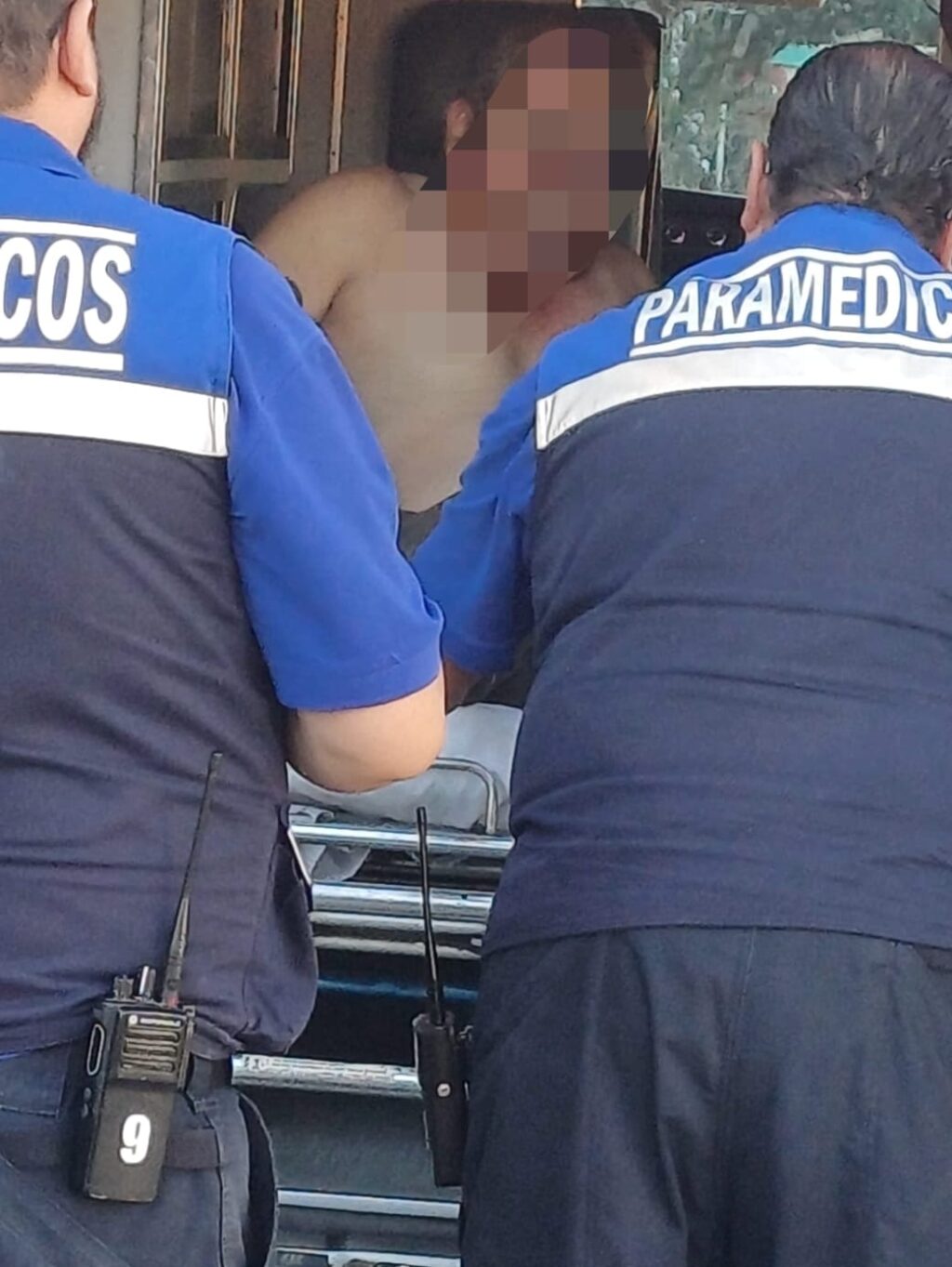 Hombre sufre quemaduras por un flamazo al manipular un boiler de leña en Norias de Ojocaliente