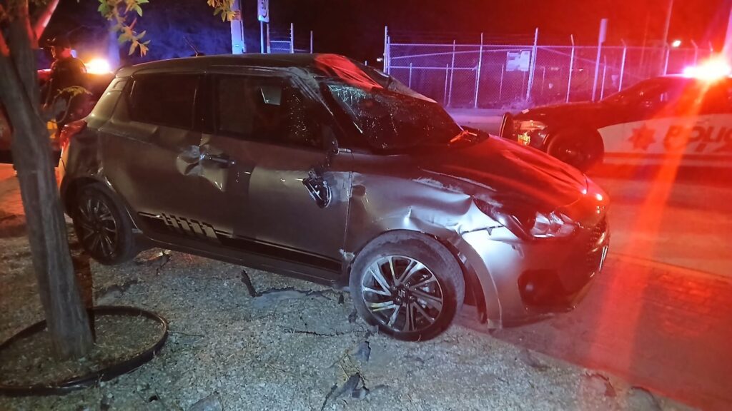 Automovilista vuelca dos veces su coche y lo abandona en el Antiguo Camino a San Ignacio