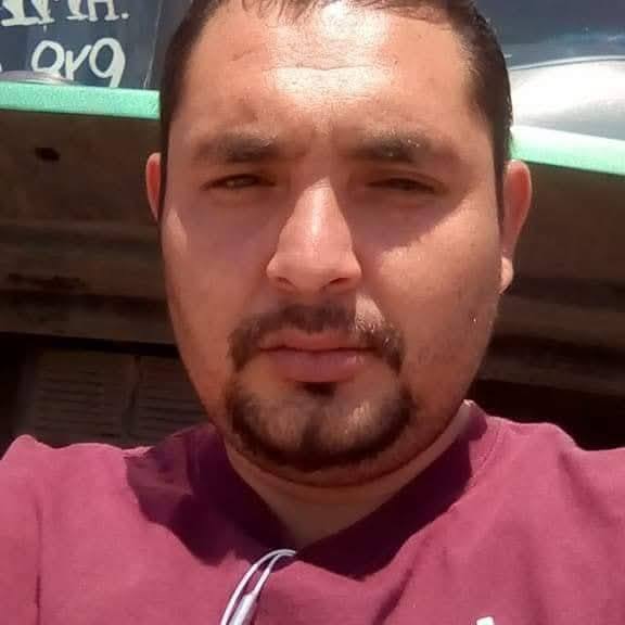 Trailero desaparece tras asalto en Nuevo León; familia pide ayuda para localizarlo